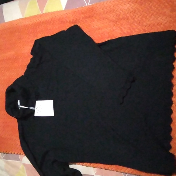 Clothes - Picture 3 of 3